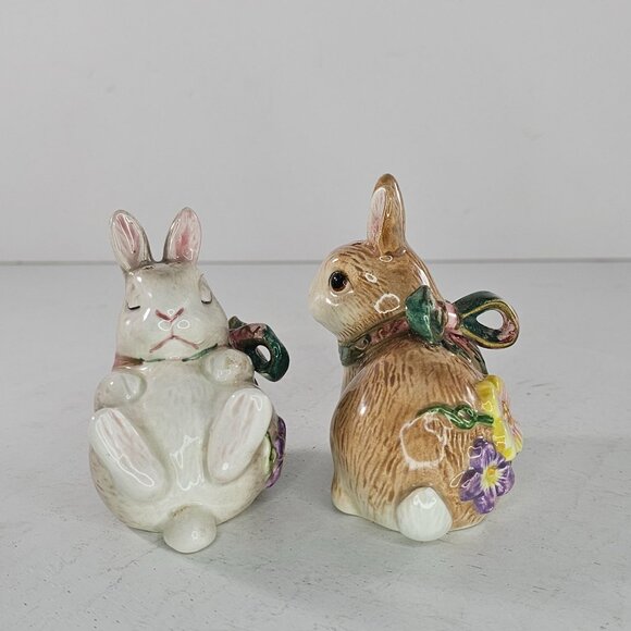 Fitz And Floyd Woodland Spring Bunny Rabbit Salt & Pepper Shaker Set Leaf Plate - Picture 5 of 13